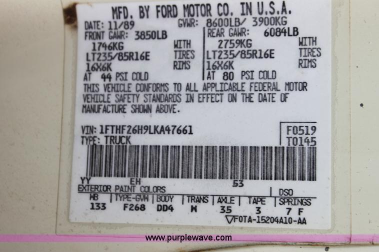 image for item F3340 1990 Ford F250 Lariat utility truck