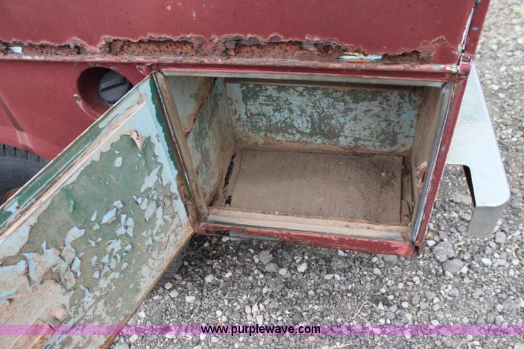 image for item F3340 1990 Ford F250 Lariat utility truck