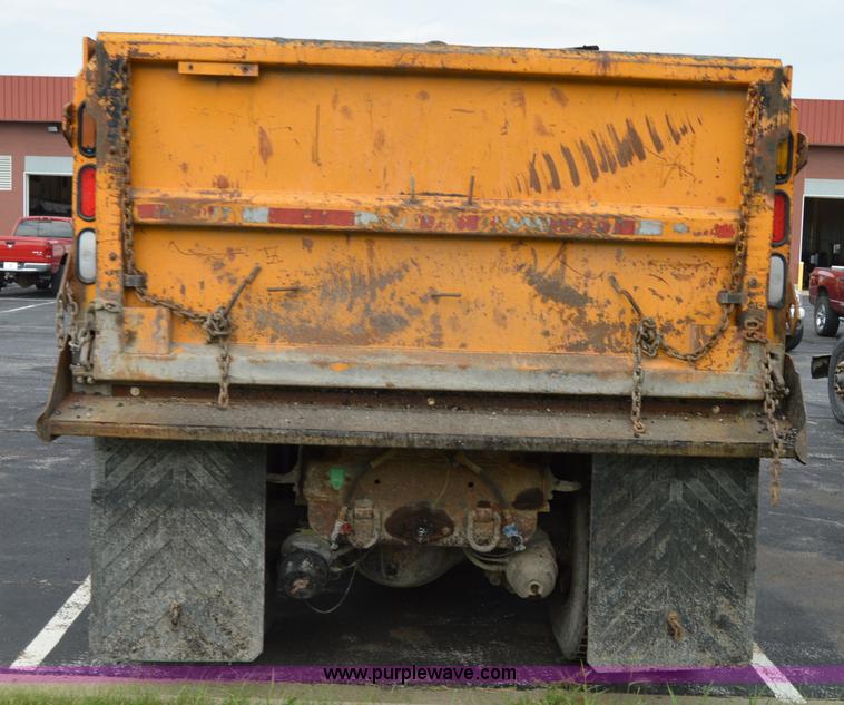 image for item F8318 2002 International F2554 dump truck
