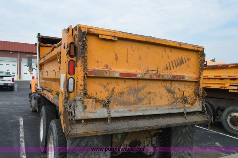 image for item F8318 2002 International F2554 dump truck