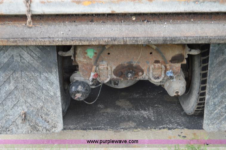 image for item F8318 2002 International F2554 dump truck