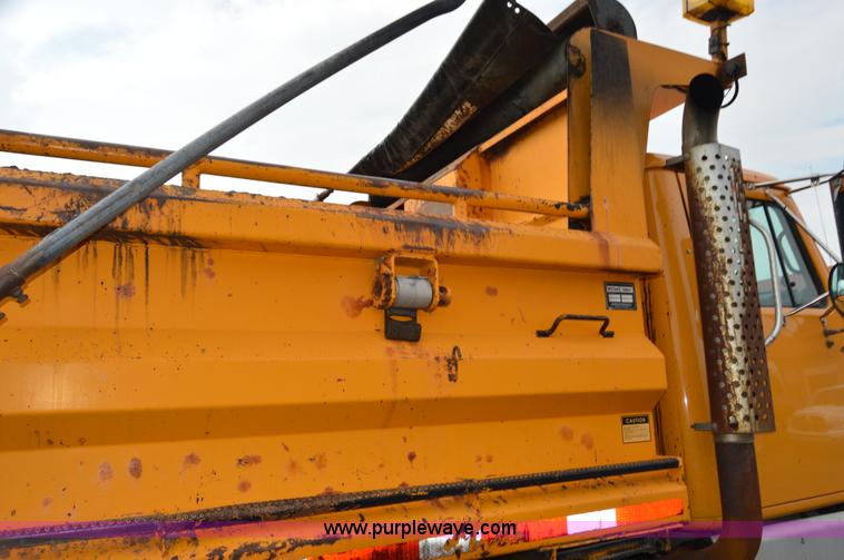 image for item F8318 2002 International F2554 dump truck