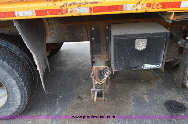 image for item F8318 2002 International F2554 dump truck