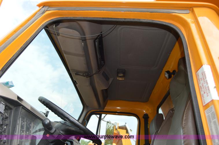 image for item F8318 2002 International F2554 dump truck
