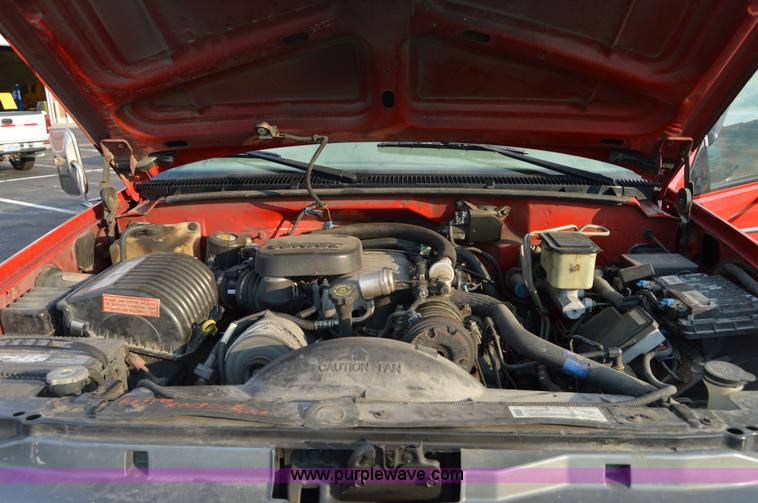 image for item F8320 1999 GMC Sierra Classic 3500 utility truck