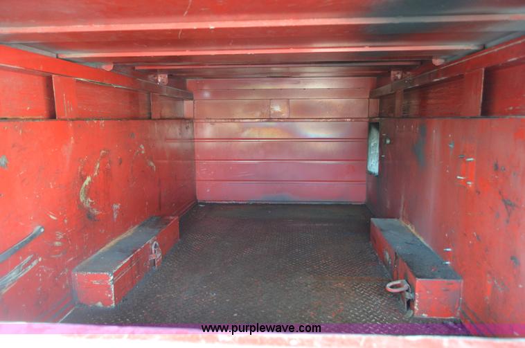 image for item F8320 1999 GMC Sierra Classic 3500 utility truck