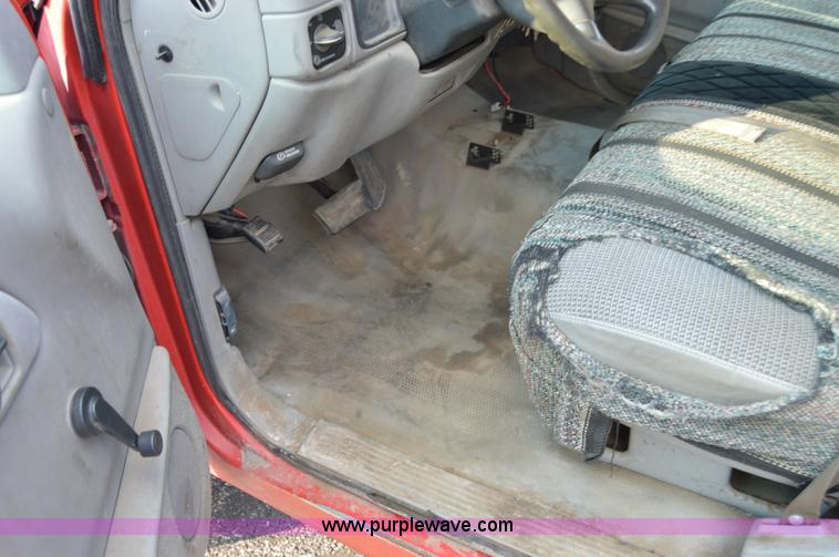 image for item F8320 1999 GMC Sierra Classic 3500 utility truck