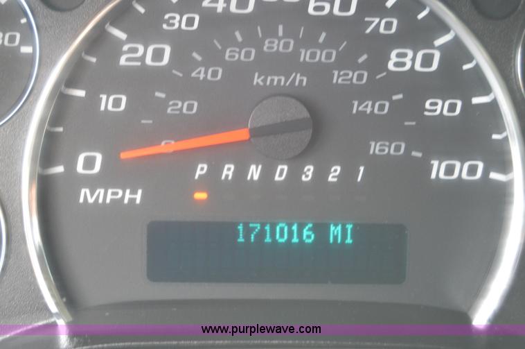 image for item F8321 2008 Chevrolet Express G2500 van