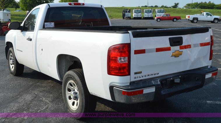 image for item F8324 2008 Chevrolet Silverado 1500 pickup truck