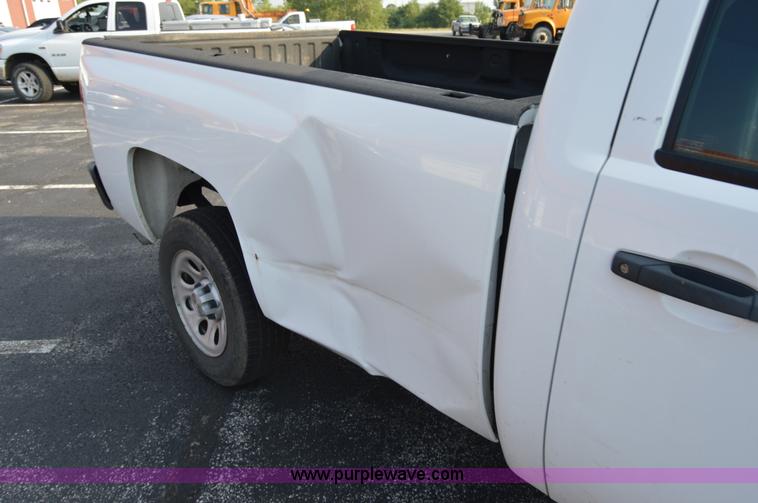 image for item F8324 2008 Chevrolet Silverado 1500 pickup truck
