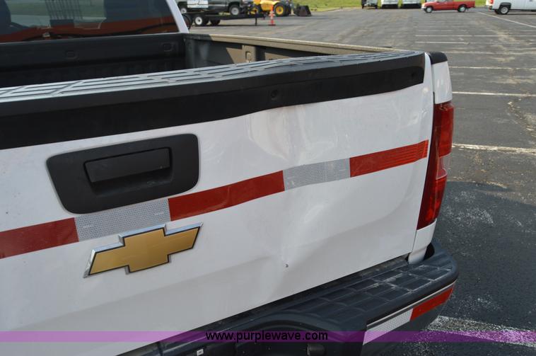 image for item F8324 2008 Chevrolet Silverado 1500 pickup truck
