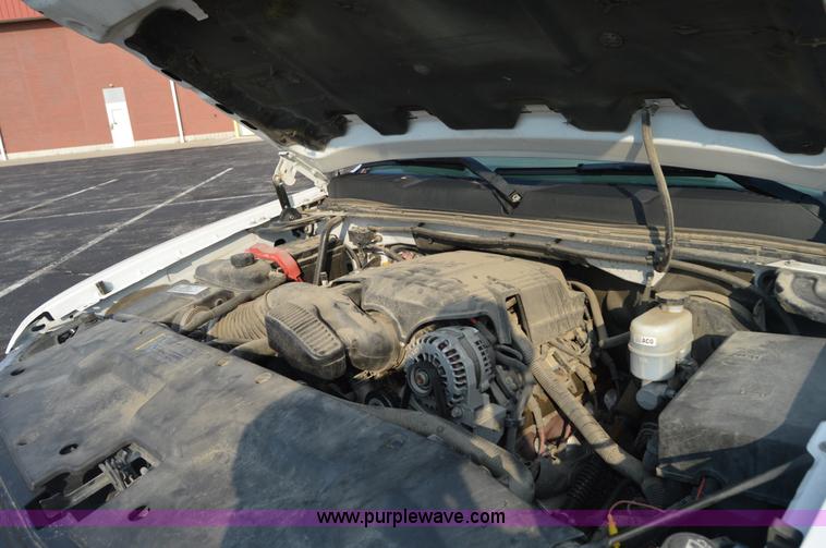 image for item F8324 2008 Chevrolet Silverado 1500 pickup truck