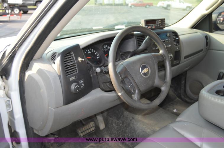 image for item F8324 2008 Chevrolet Silverado 1500 pickup truck