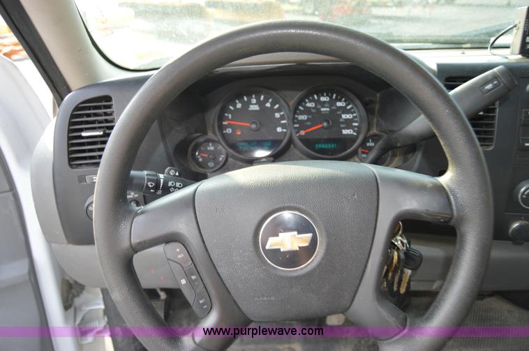 image for item F8324 2008 Chevrolet Silverado 1500 pickup truck
