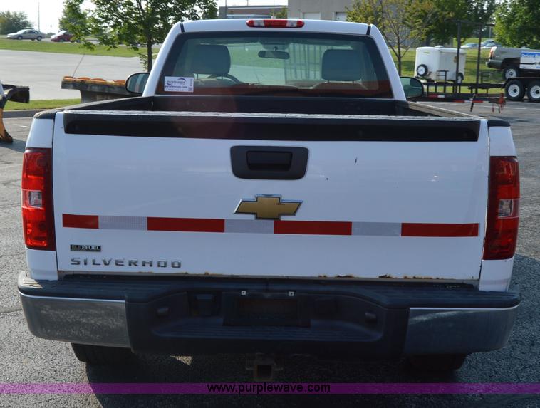 image for item F8325 2008 Chevrolet Silverado 1500 pickup truck