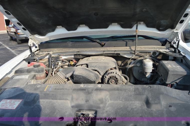 image for item F8325 2008 Chevrolet Silverado 1500 pickup truck