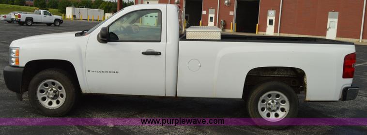 image for item F8326 2008 Chevrolet Silverado 1500 pickup truck