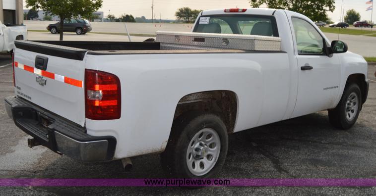 image for item F8326 2008 Chevrolet Silverado 1500 pickup truck