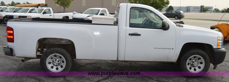 image for item F8326 2008 Chevrolet Silverado 1500 pickup truck
