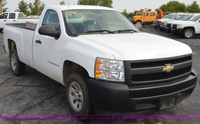 image for item F8326 2008 Chevrolet Silverado 1500 pickup truck