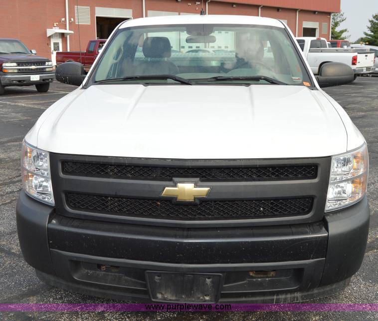 image for item F8326 2008 Chevrolet Silverado 1500 pickup truck