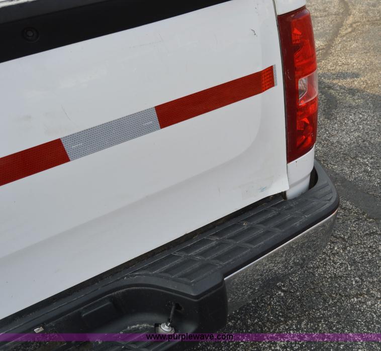 image for item F8326 2008 Chevrolet Silverado 1500 pickup truck