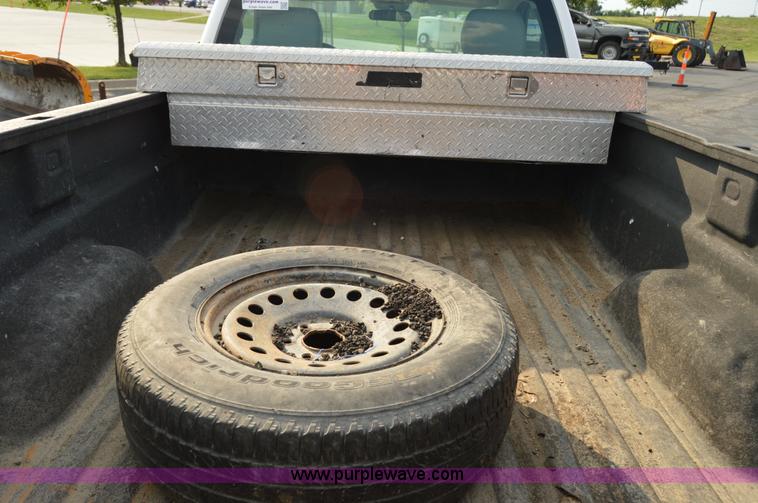 image for item F8326 2008 Chevrolet Silverado 1500 pickup truck