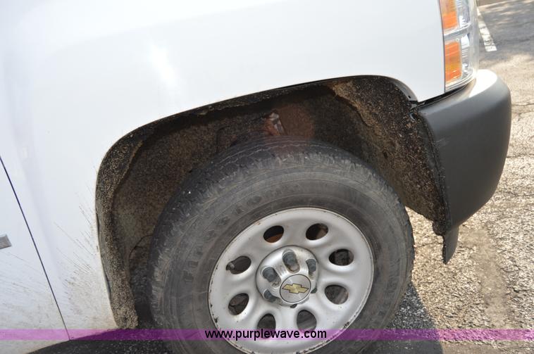 image for item F8326 2008 Chevrolet Silverado 1500 pickup truck