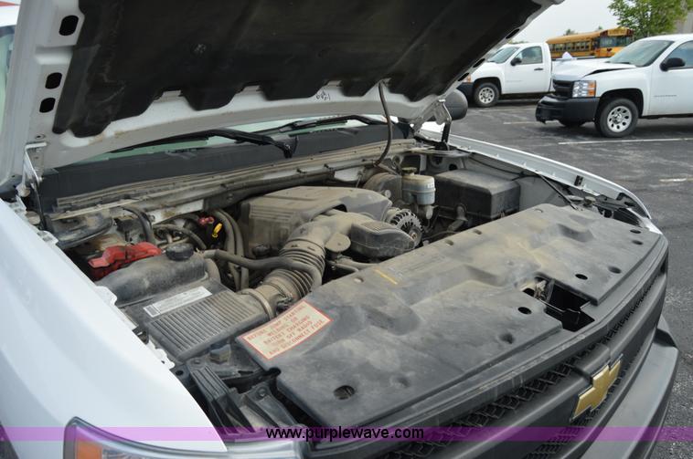 image for item F8326 2008 Chevrolet Silverado 1500 pickup truck