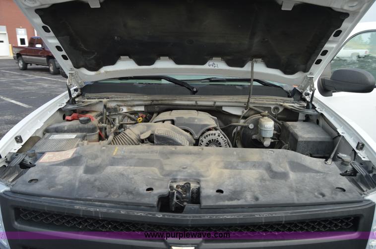 image for item F8326 2008 Chevrolet Silverado 1500 pickup truck