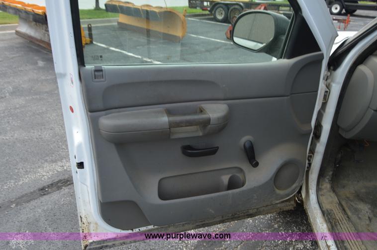 image for item F8326 2008 Chevrolet Silverado 1500 pickup truck