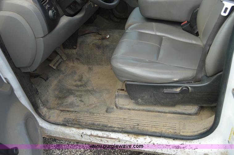 image for item F8326 2008 Chevrolet Silverado 1500 pickup truck