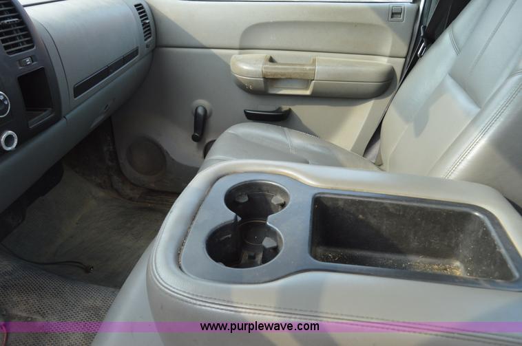 image for item F8326 2008 Chevrolet Silverado 1500 pickup truck