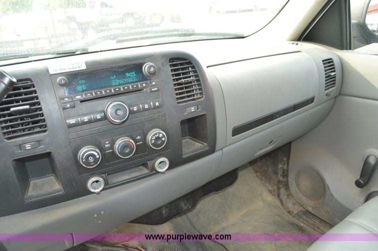 image for item F8326 2008 Chevrolet Silverado 1500 pickup truck