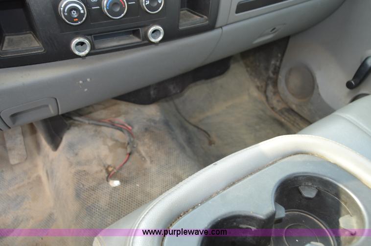 image for item F8326 2008 Chevrolet Silverado 1500 pickup truck