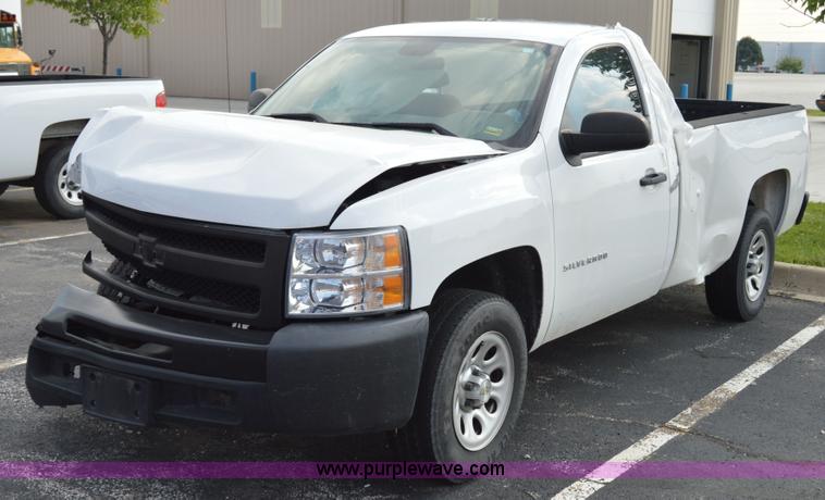 image for item F8327 2010 Chevrolet Silverado 1500 pickup truck