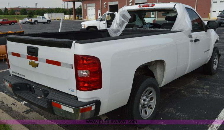 image for item F8327 2010 Chevrolet Silverado 1500 pickup truck