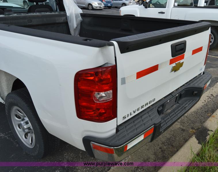 image for item F8327 2010 Chevrolet Silverado 1500 pickup truck