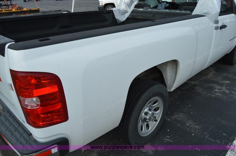 image for item F8327 2010 Chevrolet Silverado 1500 pickup truck