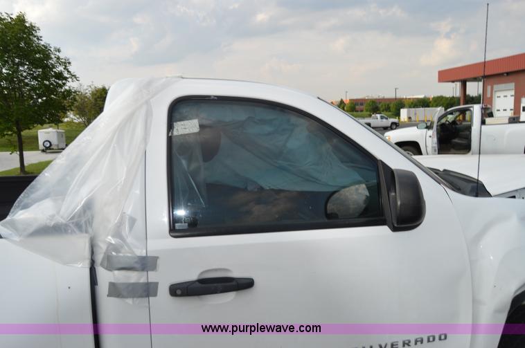 image for item F8327 2010 Chevrolet Silverado 1500 pickup truck