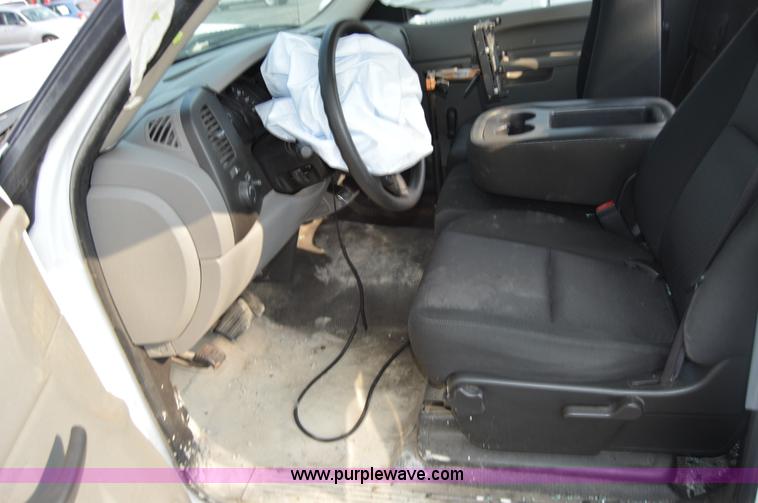 image for item F8327 2010 Chevrolet Silverado 1500 pickup truck