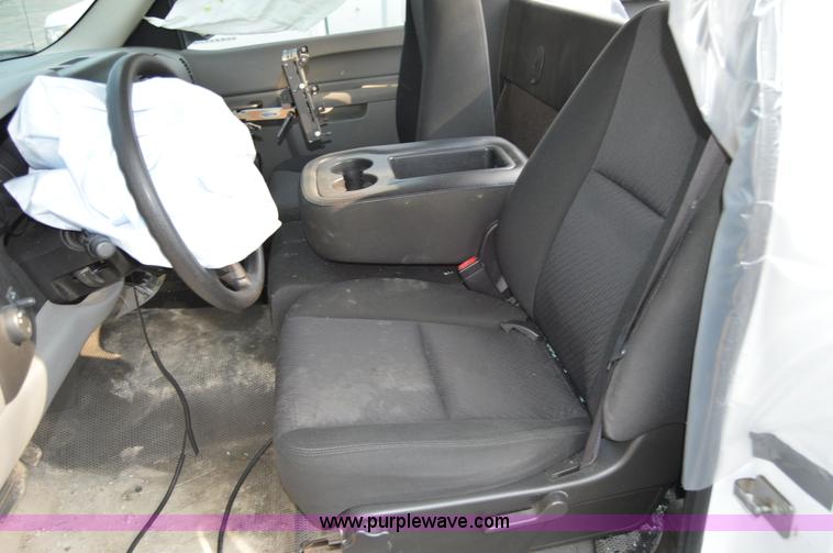 image for item F8327 2010 Chevrolet Silverado 1500 pickup truck