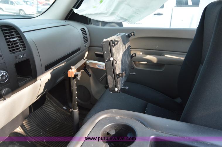 image for item F8327 2010 Chevrolet Silverado 1500 pickup truck