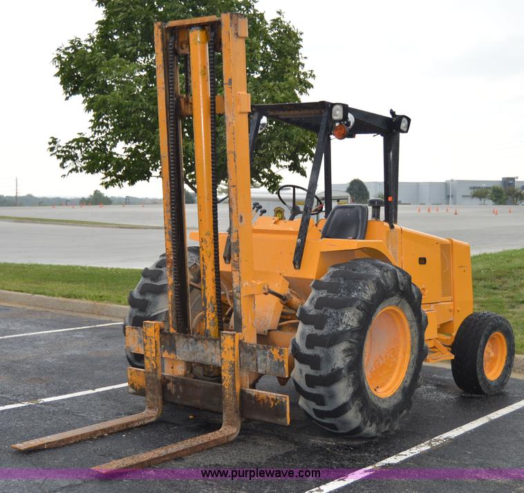 image for item F8333 1986 John Deere 482C rough terrain forklift
