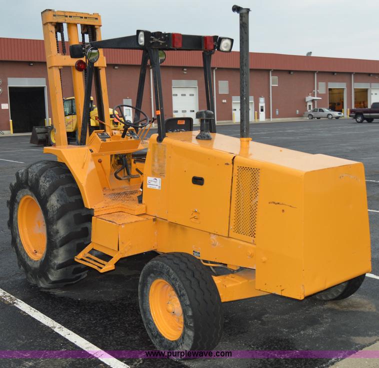 image for item F8333 1986 John Deere 482C rough terrain forklift