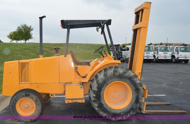 image for item F8333 1986 John Deere 482C rough terrain forklift