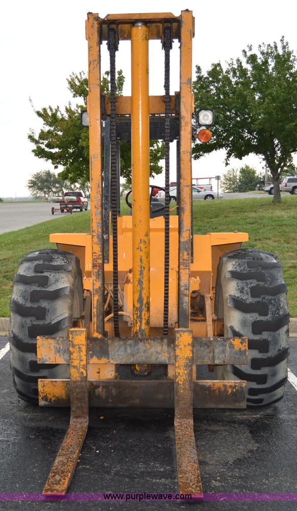 image for item F8333 1986 John Deere 482C rough terrain forklift