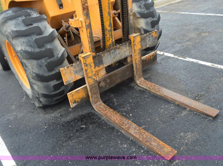 image for item F8333 1986 John Deere 482C rough terrain forklift