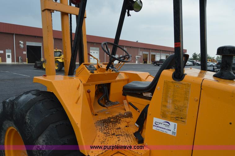 image for item F8333 1986 John Deere 482C rough terrain forklift