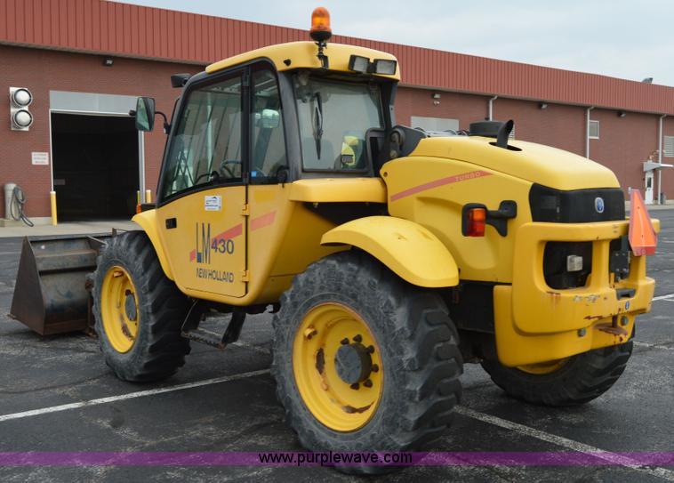 image for item F8334 2002 New Holland LM430 telehandler